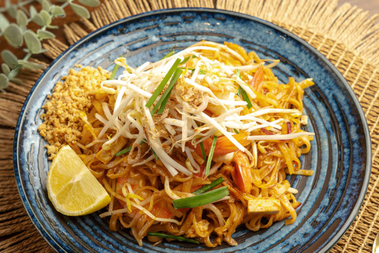 Why Your Pad Thai Doesn’t Taste As Good As at a Restaurant